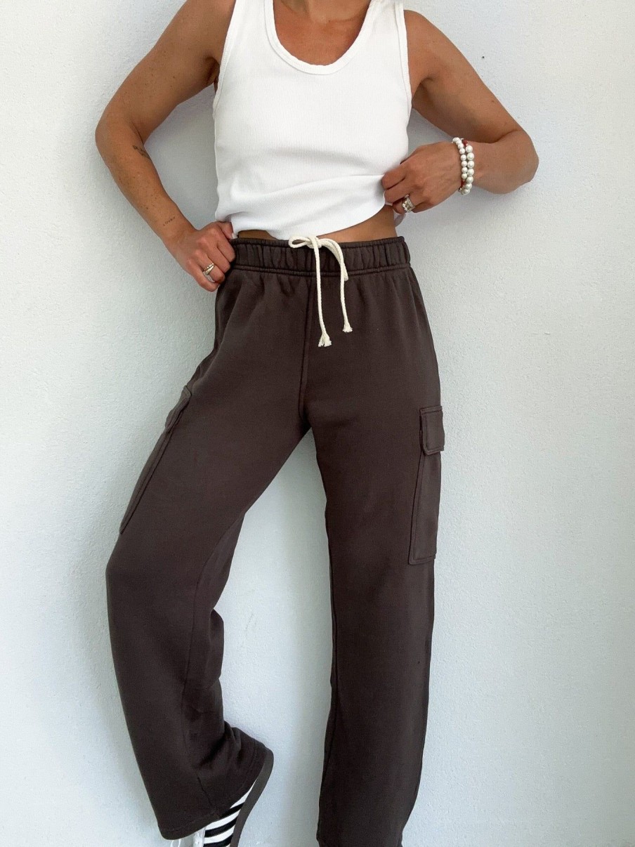 Women Perfect White Tee | Kelly Fleece Cargo Pant Vintage Black